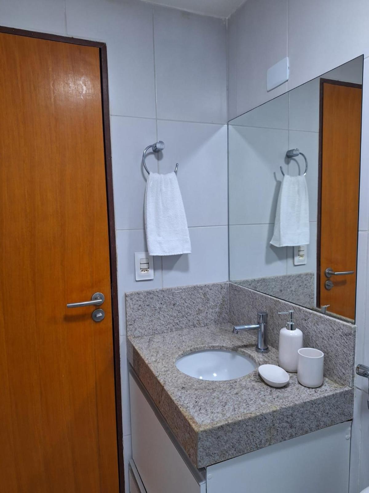 Apartamento Manaira, 2 Quartos, 350m Da Praia, Cama King , 2wc *